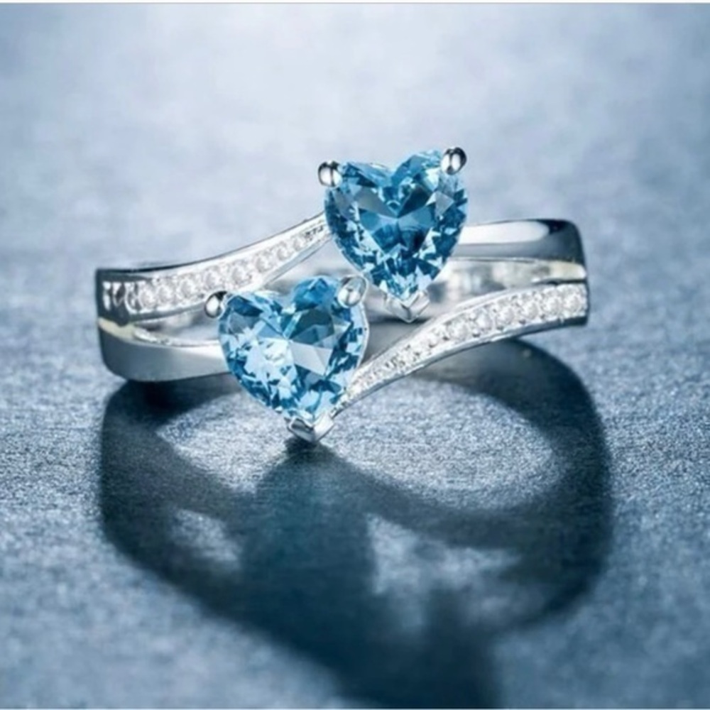 🆕 Blue Heart Cubic Zirconia Silver Ring